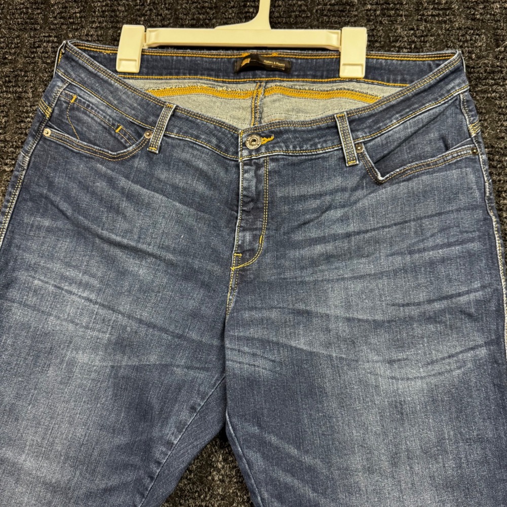 Levis Flatters & Flaunts Skinny Leg Jeans Medium Wash Blue 20W M W35 L32